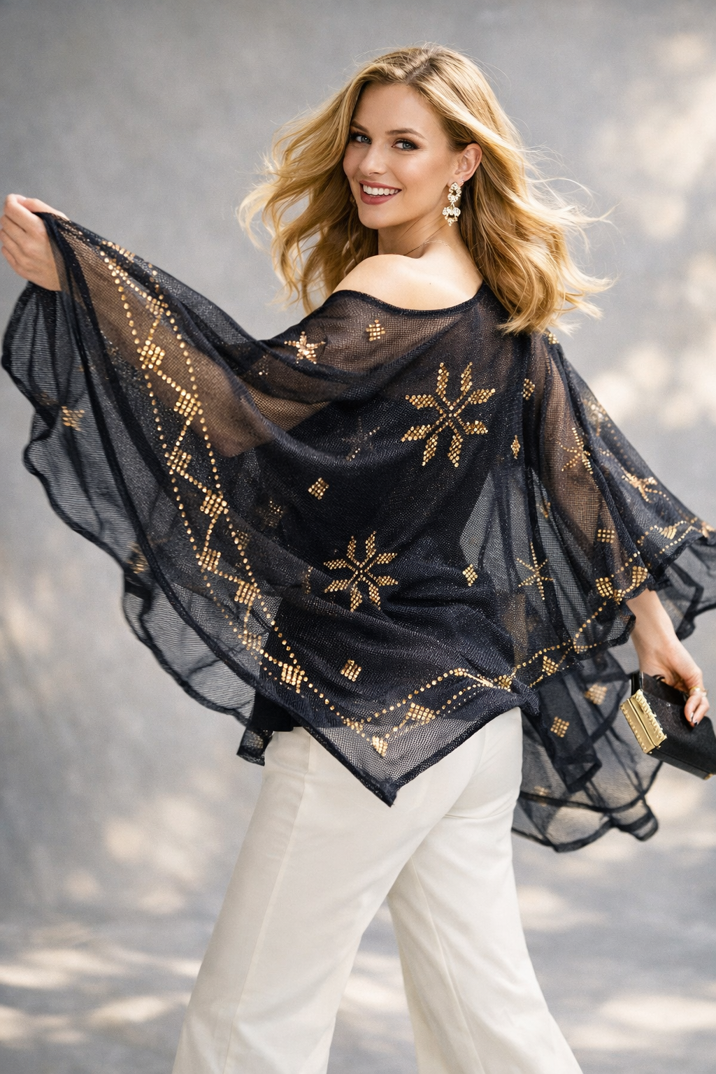 Tally Poncho Black Gold